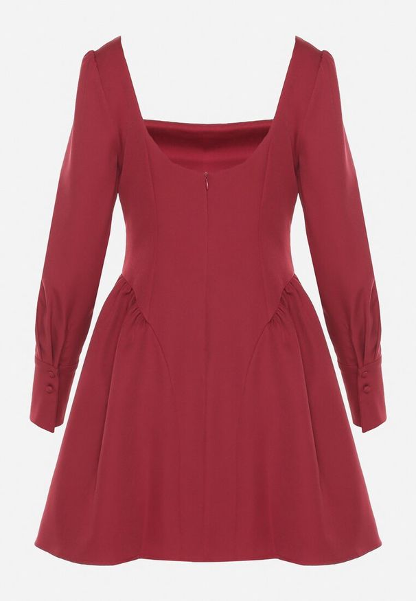 Born2be - Bordowa Sukienka Rozkloszowana z Kwadratowym Dekoltem Enarel. Okazja: na co dzień. Typ kołnierza: dekolt kwadratowy. Kolor: czerwony. Długość rękawa: długi rękaw. Wzór: aplikacja. Typ sukienki: proste. Styl: casual, elegancki, klasyczny, wizytowy