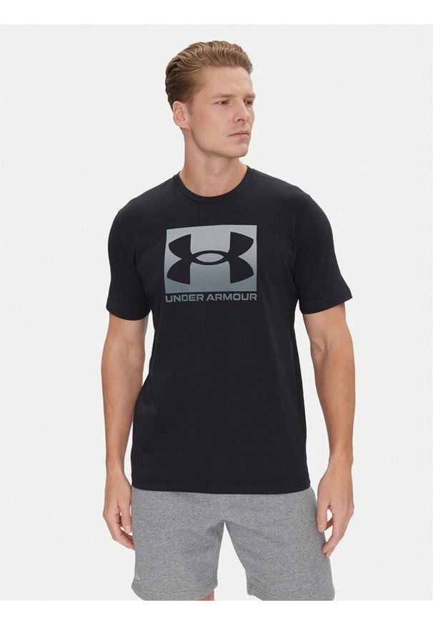 Under Armour T-Shirt Boxed Sports 1386793 Czarny Loose Fit. Kolor: czarny. Materiał: bawełna, syntetyk