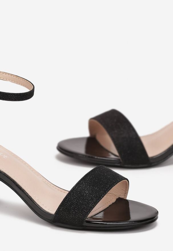 Renee - Czarne Sandały Brokatowe na Słupku Eloisee. Kolor: czarny. Obcas: na słupku. Styl: glamour