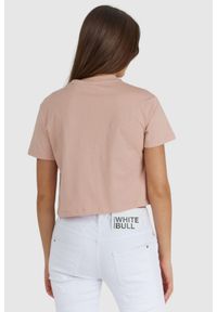 Guess - GUESS Krótki różowy t-shirt damski z logo. Kolor: różowy. Materiał: bawełna. Długość: krótkie #3