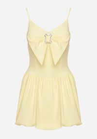 Born2be - Żółta Sukienka Bombka na Cienkich Ramiączkach z Kokardą i Cyrkoniami Paliandria. Okazja: na imprezę. Typ kołnierza: kokarda. Kolor: żółty. Długość rękawa: na ramiączkach. Wzór: aplikacja. Sezon: lato. Typ sukienki: bombki. Styl: elegancki #6