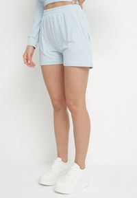 Born2be - Jasnoniebieski Bawełniany Komplet Sportowy Bluza z Kapturem i Szorty Izilia. Kolor: niebieski. Materiał: bawełna #4