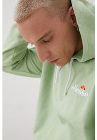 Ellesse bluza bawełniana męska kolor zielony z kapturem z aplikacją. Typ kołnierza: kaptur. Kolor: zielony. Materiał: bawełna. Wzór: aplikacja
