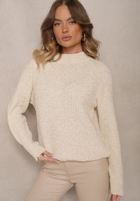 Renee - Jasnobeżowy Casualowy Golf z Wiskozą Zerinia. Okazja: na co dzień. Typ kołnierza: golf. Kolor: beżowy. Materiał: wiskoza. Styl: casual