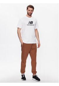 New Balance T-Shirt Essentials Stacked Logo MT31541 Biały Relaxed Fit. Kolor: biały. Materiał: bawełna #5