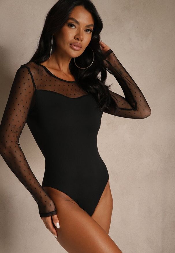 Renee - Czarne Body Vices Ozdobione Przezroczystymi Rękawami z Kropkami Hirrne. Okazja: na co dzień. Kolor: czarny. Materiał: jeans. Wzór: aplikacja, kropki. Styl: klasyczny, casual, elegancki