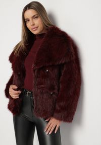 Born2be - Bordowa Kurtka Futro z Wsuwanymi Kieszeniami Liriena. Okazja: na co dzień, na spacer. Kolor: czerwony. Materiał: futro. Styl: klasyczny, casual, elegancki #4
