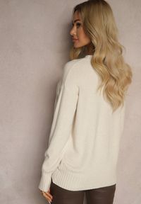Renee - Jasnobeżowy Casualowy Sweter z Wiskozą i Modalem ze Ściągaczami Riviti. Okazja: na co dzień. Kolor: beżowy. Materiał: wiskoza. Styl: casual #5