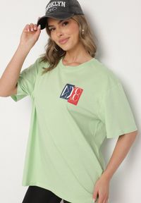 Born2be - Jasnozielona Bawełniana Koszulka z Nadrukiem Zenalin. Okazja: na co dzień. Kolor: zielony. Materiał: bawełna. Wzór: nadruk. Styl: klasyczny, elegancki, casual #4