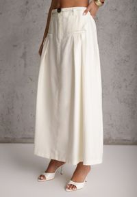 Renee - Jasnobeżowa Rozkloszowana Spódnica z Wiskozy Zdobiona Plisami i Paskiem Durklea. Okazja: na co dzień. Kolor: beżowy. Materiał: wiskoza. Długość: krótkie. Wzór: aplikacja. Styl: casual #7