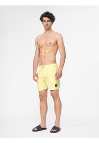 4f - Spodenki kąpielowe boardshorty męskie. Kolor: żółty. Materiał: tkanina, włókno, elastan. Sezon: lato #1