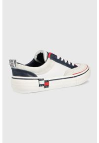 Tommy Jeans sneakersy skórzane EM0EM00971.0GY.DECON.R kolor biały. Nosek buta: okrągły. Zapięcie: sznurówki. Kolor: biały. Materiał: skóra #4