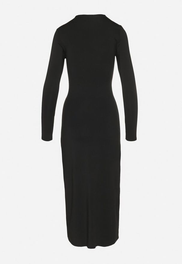 Born2be - Czarna Sukienka Taliowana z Asymetrycznym Dekoltem i Rozcięciem Saiala. Okazja: na spotkanie biznesowe, do pracy. Kolor: czarny. Długość rękawa: długi rękaw. Typ sukienki: asymetryczne. Styl: biznesowy, klasyczny, wizytowy