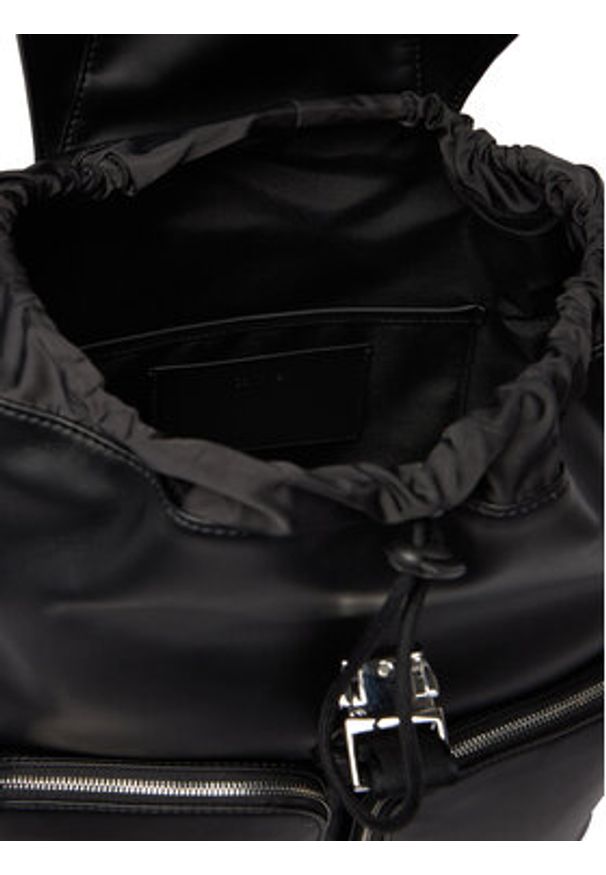 Calvin Klein Plecak Webbing Strap Flap LV04F3590G Czarny. Kolor: czarny. Materiał: skóra