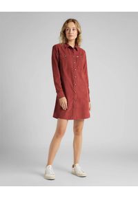 Lee - LEE WORKSHIRT DRESS DAMSKA SUKIENKA KOSZULOWA RED OCHRE L50SMROE. Typ sukienki: koszulowe #6