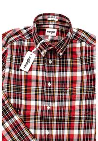 Wrangler - KOSZULA WRANGLER LS 1PKT BUTTON DOWN SALSA RED W5883NWWN 112129638. Typ kołnierza: button down. Wzór: aplikacja