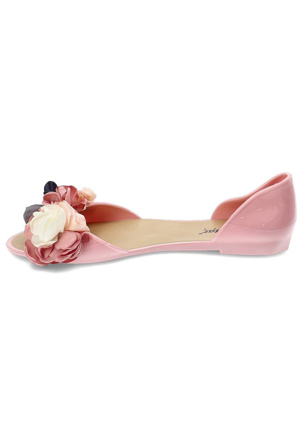 Różowe Sandały Seastar Blue Modne Obuwie Damskie. Okazja: na spacer, na imprezę. Nosek buta: otwarty. Zapięcie: pasek. Kolor: różowy. Materiał: materiał, tworzywo sztuczne. Wzór: aplikacja, kwiaty. Sezon: lato