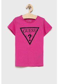 Guess T-shirt bawełniany dziecięcy kolor fioletowy. Okazja: na co dzień. Kolor: fioletowy. Materiał: bawełna. Wzór: nadruk. Styl: casual