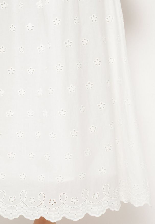 Born2be - Biała Rozkloszowana Spódnica z Bawełnianej Haftowanej Tkaniny z Gumką w Pasie i Podszewką Moonxira. Okazja: na co dzień. Kolor: biały. Materiał: bawełna, tkanina. Wzór: haft. Styl: elegancki, casual