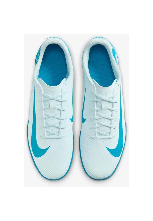 Buty piłkarskie Nike Mercurial Vapor 16 Club. Kolor: biały. Materiał: syntetyk, materiał. Sport: piłka nożna