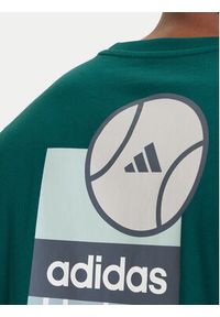 Adidas - adidas T-Shirt Memories Of Sport Poster Graphic KB2507 Zielony Regular Fit. Kolor: zielony. Materiał: bawełna. Styl: sportowy #4