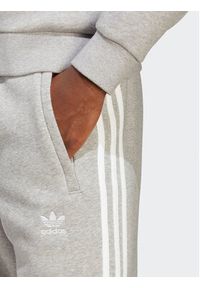 Adidas - adidas Spodnie dresowe Adicolor Classics 3-Stripes Joggers IA4795 Szary Fitted Fit. Kolor: szary. Materiał: bawełna, dresówka #3