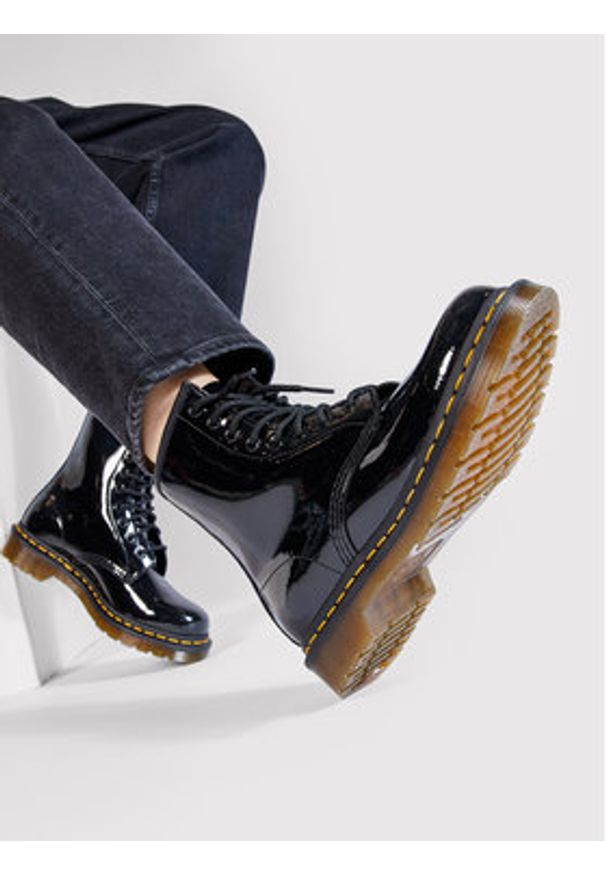 Dr. Martens Glany 1460 W 11821011 Czarny. Kolor: czarny. Materiał: skóra