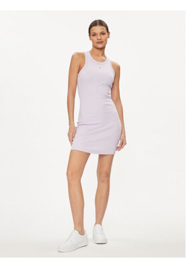 Tommy Jeans Sukienka letnia Essential DW0DW17406 Fioletowy Slim Fit. Kolor: fioletowy. Materiał: bawełna. Sezon: lato