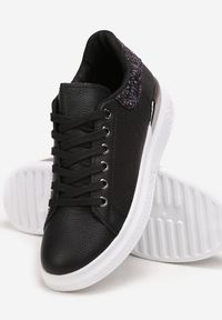 Renee - Czarne Sneakersy z Ekoskóry Ozdobione Brokatem i Metalicznym Detalem Isalieua. Kolor: czarny. Wzór: aplikacja #5