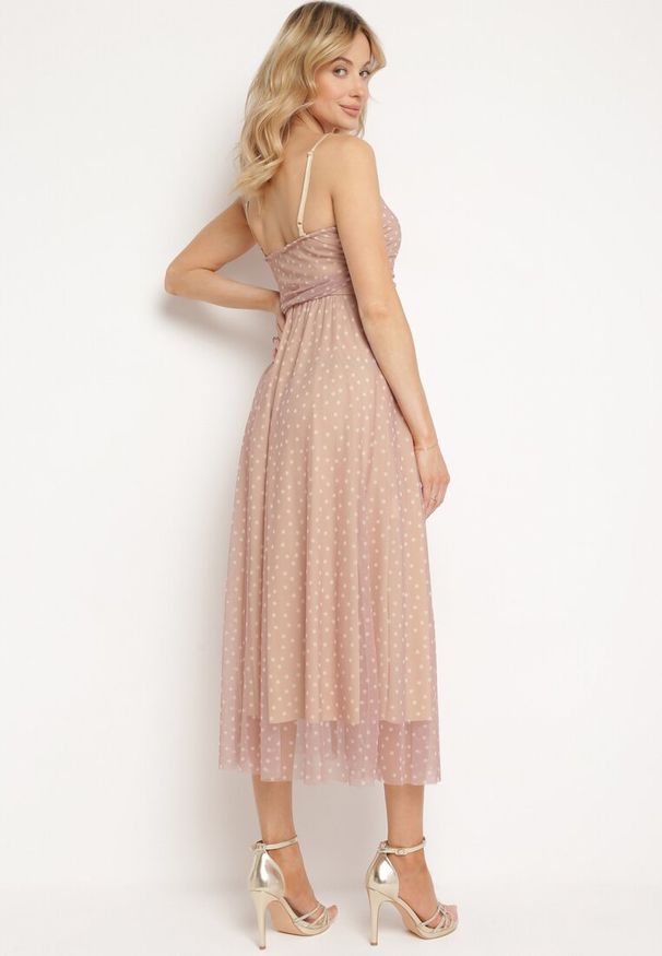 Born2be - Ciemnoróżowa Rozkloszowana Sukienka z Tiulem na Cienkich Ramiączkach z Gumką w Talii Mleara. Okazja: na co dzień, na imprezę. Typ kołnierza: dekolt w serek. Kolor: różowy. Materiał: tiul. Długość rękawa: na ramiączkach. Sezon: lato. Styl: casual