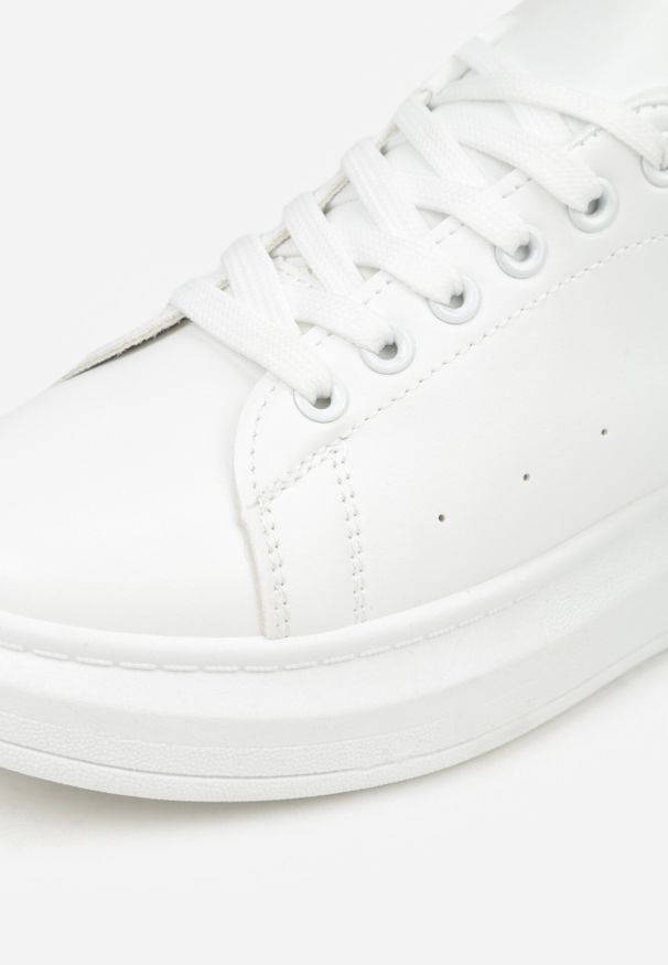 Born2be - Białe Sneakersy na Grubej Podeszwie Hypnotic. Okazja: na co dzień, na spacer. Zapięcie: sznurówki. Kolor: biały. Materiał: jeans, dresówka. Sport: turystyka piesza