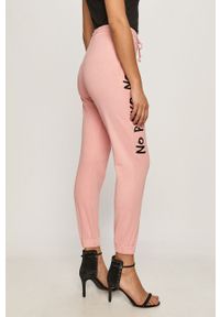 Pinko - Spodnie. Kolor: różowy. Materiał: bawełna, dzianina. Wzór: nadruk #2