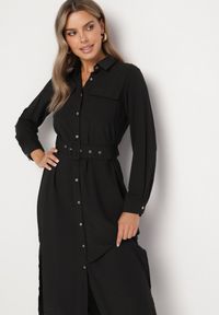 Born2be - Czarna Koszulowa Sukienka Rozkloszowana Ozdobiona Kieszeniami z Klapami i Paskiem Rinnella. Kolor: czarny. Wzór: aplikacja. Typ sukienki: koszulowe. Styl: klasyczny #6
