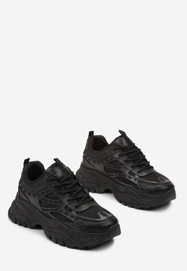 Renee - Czarne Sneakersy na Grubej Podeszwie Surgana. Kolor: czarny
