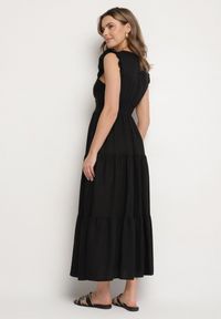 Born2be - Czarna Wiskozowa Sukienka z Falbankami Sadoline. Okazja: na co dzień. Typ kołnierza: kołnierz z falbankami. Kolor: czarny. Materiał: wiskoza. Styl: casual, boho #4