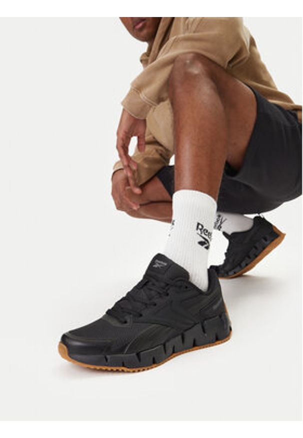 Reebok Sneakersy CEO-ZIG VECTOR AR30153MBBT Czarny. Kolor: czarny. Materiał: materiał