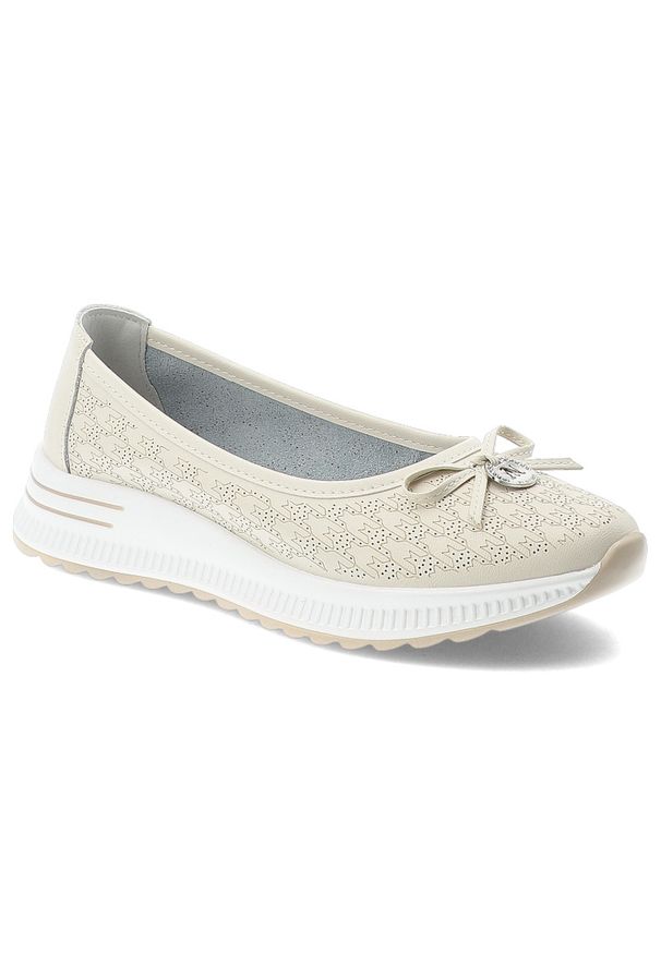 Półbuty damskie Filippo, cholewka ze skóry naturalnej z subtelną perforacją wsuwany fason z ozdobną kokardą, beżowe, DP6718/26. Kolor: beżowy. Materiał: skóra. Szerokość cholewki: normalna