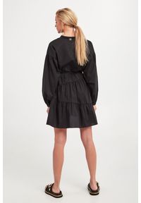 Twinset Milano - Sukienka TWINSET. Typ kołnierza: kołnierzyk stójkowy, kołnierz z falbankami. Długość: mini
