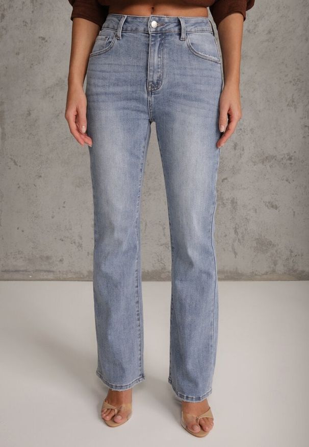 Renee - Niebieskie Jeansy Dzwony Bootcut High Waist z Bawełną Urilyss. Stan: podwyższony. Kolor: niebieski. Długość: krótkie. Sezon: wiosna. Styl: klasyczny