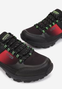Born2be - Czarno-Czerwone Buty Sportowe Aeztora. Okazja: na spacer. Nosek buta: okrągły. Zapięcie: sznurówki. Kolor: czarny. Materiał: materiał. Szerokość cholewki: normalna. Sport: turystyka piesza, wspinaczka #4