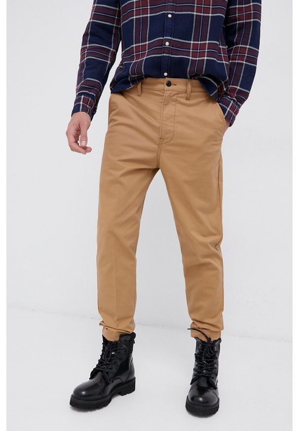 Lee Spodnie męskie kolor brązowy w fasonie chinos. Kolor: brązowy. Materiał: tkanina, bawełna
