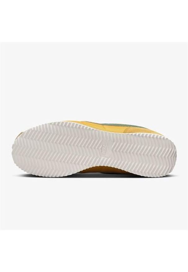 Buty do chodzenia damskie Nike Cortez. Kolor: żółty. Materiał: materiał, syntetyk. Szerokość cholewki: normalna. Model: Nike Cortez. Sport: turystyka piesza