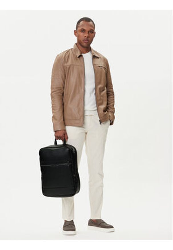 Armani Exchange Plecak XM001600 AF17205 MC105 Czarny. Kolor: czarny. Materiał: skóra