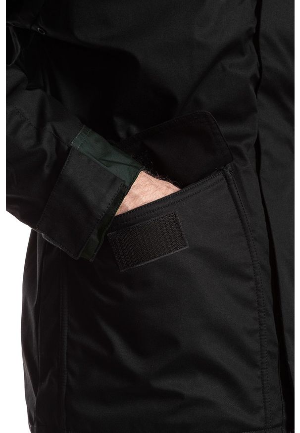 Lee - KURTKA ZIMOWA LEE HEAVY TECH FIELD JACKET BLACK L88EUP01 112123735. Typ kołnierza: kołnierzyk stójkowy. Materiał: materiał. Sezon: zima