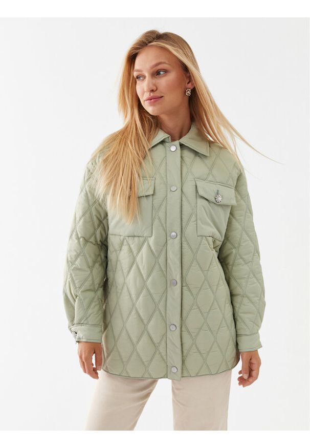 Guess Kurtka przejściowa Giorgia W3YL17 WFIW2 Zielony Relaxed Fit. Kolor: zielony. Materiał: syntetyk