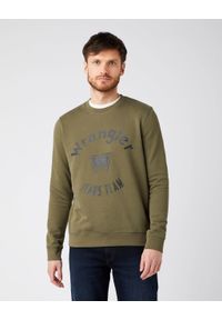 Wrangler - WRANGLER CREW SWEAT MĘSKA BLUZA KLASYCZNA IVY GREEN W6M8HYXIX 112141493. Styl: klasyczny