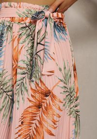 Renee - Różowe Plisowane Spodnie z Szerokimi Nogawkami High Waist z Gumką w Talii Alfia. Stan: podwyższony. Kolor: różowy. Materiał: tkanina. Sezon: lato #3