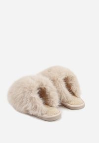 Born2be - Ciemnobeżowe Futrzane Kapcie z Długim Włosiem Anindria. Okazja: do domu, na co dzień. Kolor: beżowy. Materiał: futro. Styl: glamour, casual #7