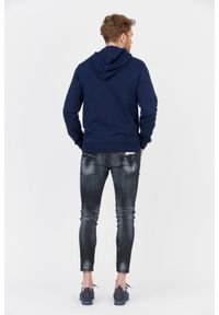 Emporio Armani - EMPORIO ARMANI Granatowa bluza męska z kapturem i logo, Rozmiar S. Typ kołnierza: kaptur. Kolor: niebieski. Materiał: prążkowany