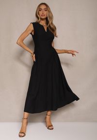 Renee - Czarna Rozkloszowana Sukienka z Wiskozy Lirune. Okazja: na co dzień. Kolor: czarny. Materiał: wiskoza. Sezon: lato. Typ sukienki: rozkloszowane. Styl: klasyczny, casual, elegancki